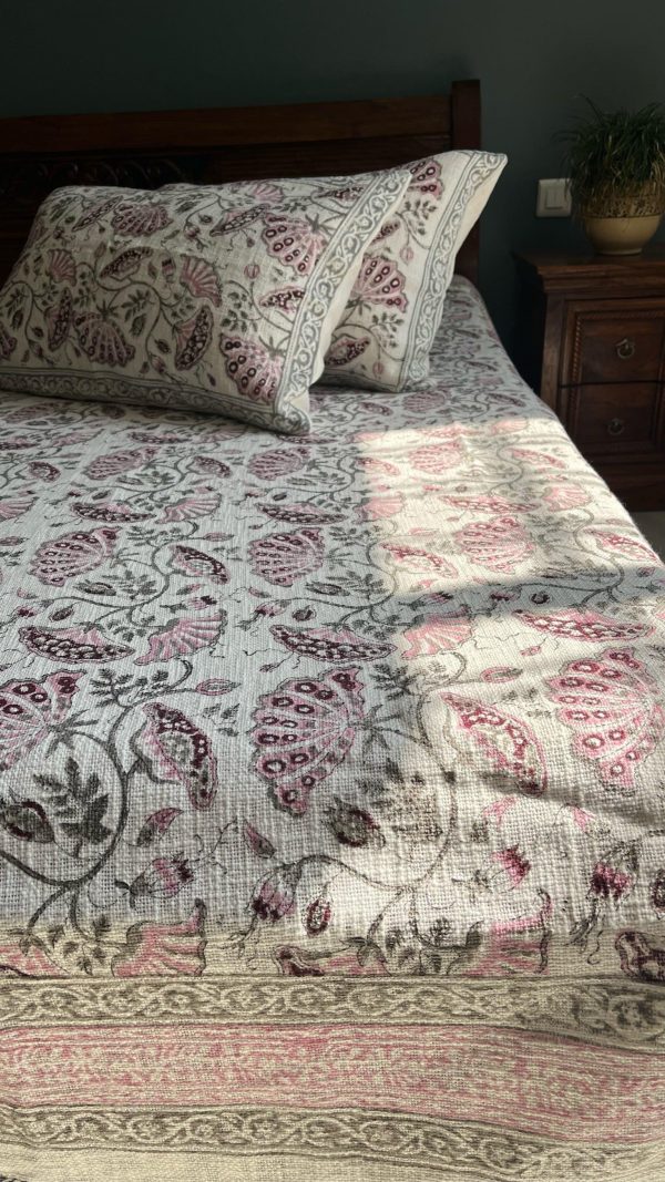 Gulmohar Baag Handloom Bedcover: A Blossoming Oasis for Your Bed Hot on Sale